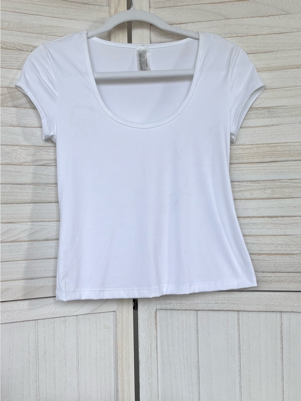 Urban Rebel White Scoop Neck Stretch Top Women’s Large butter soft tee